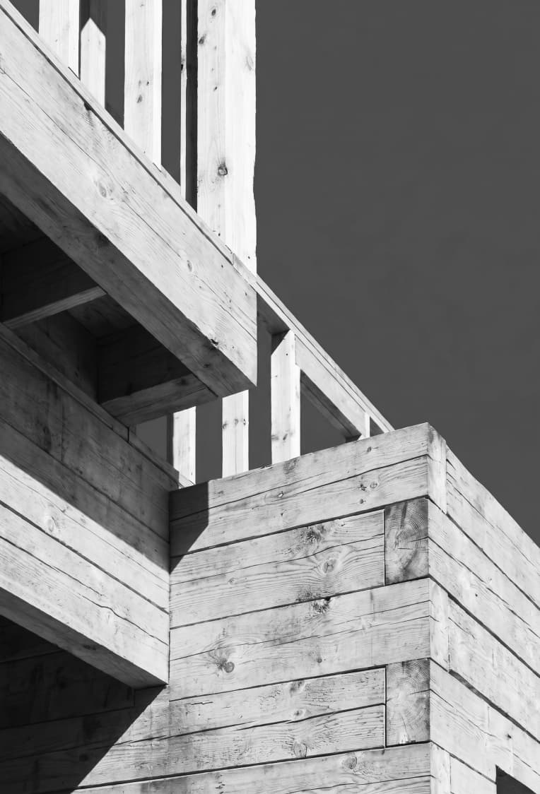 DKC Stavby Brno — Dřevěné konstrukce a bednění